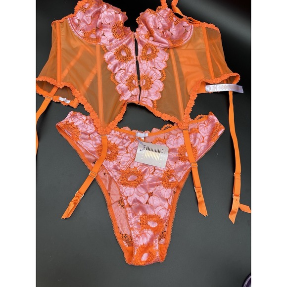 Savage X Fenty Other - Savage X Fenty Perfect Poppy Corset with Garter Straps 1X NWT With Panties 2XL